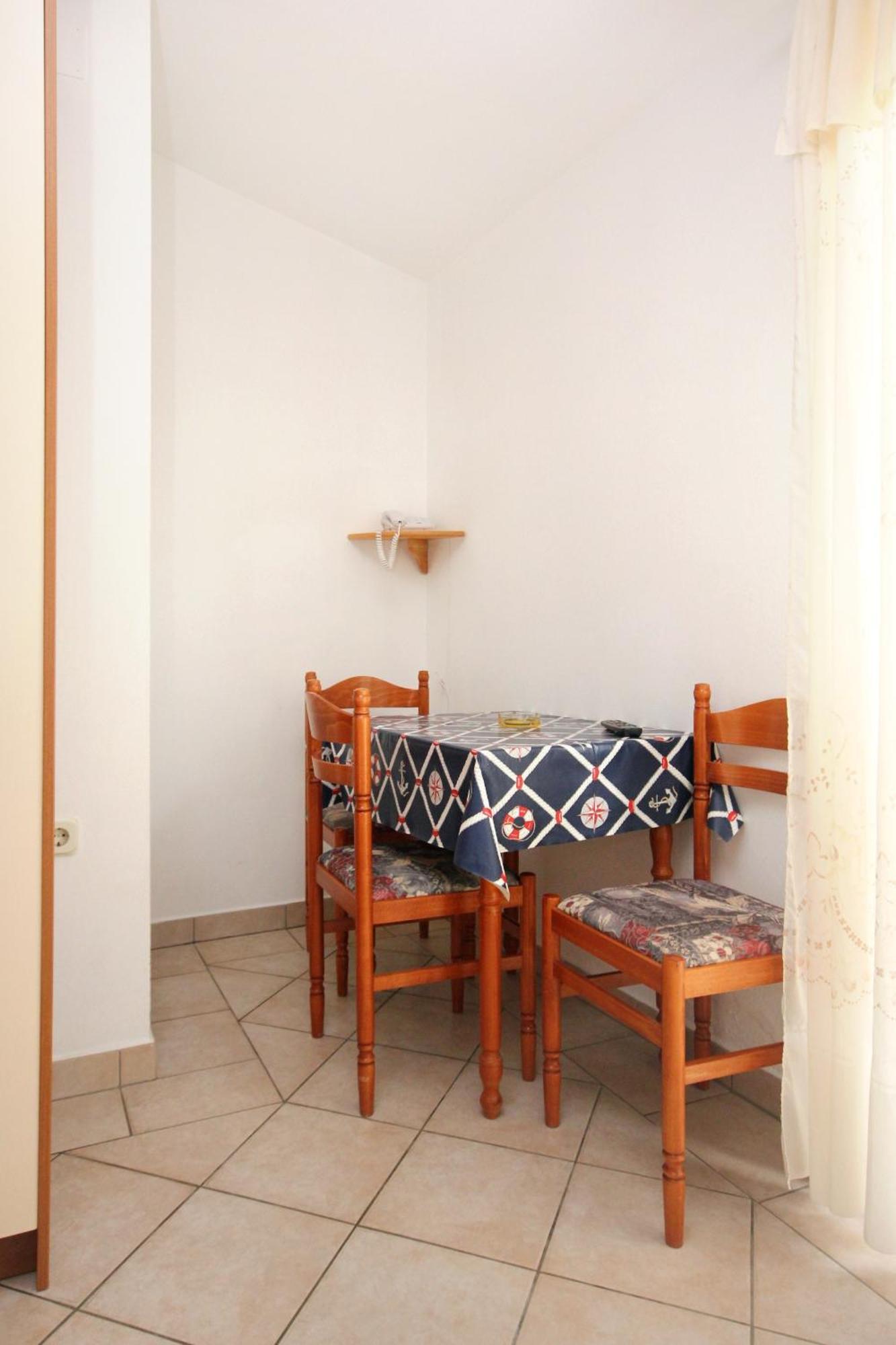 Apartments And Rooms By The Sea Pag - 3152 Pag Town Exterior photo