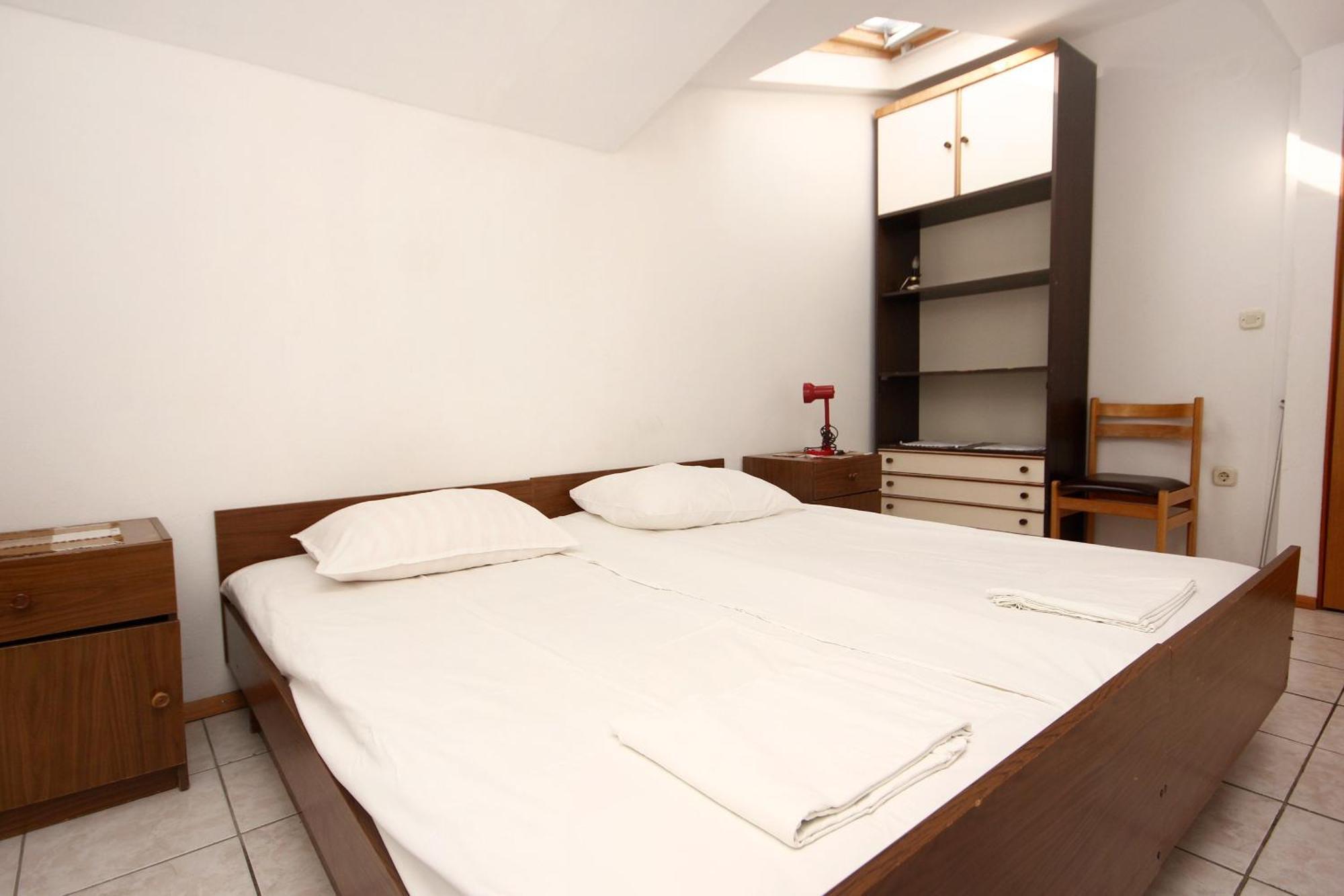Apartments And Rooms By The Sea Pag - 3152 Pag Town Room photo