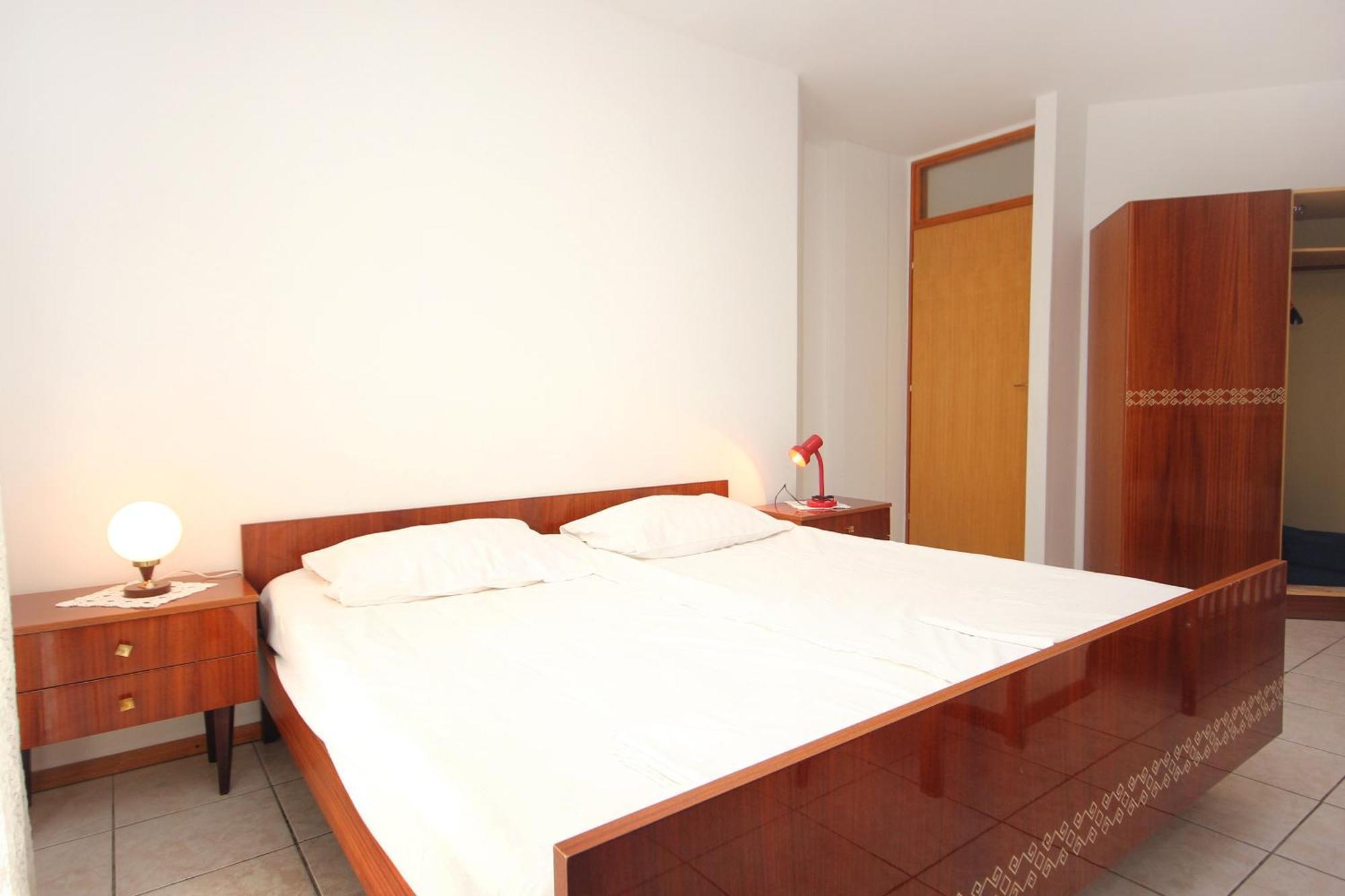 Apartments And Rooms By The Sea Pag - 3152 Pag Town Room photo